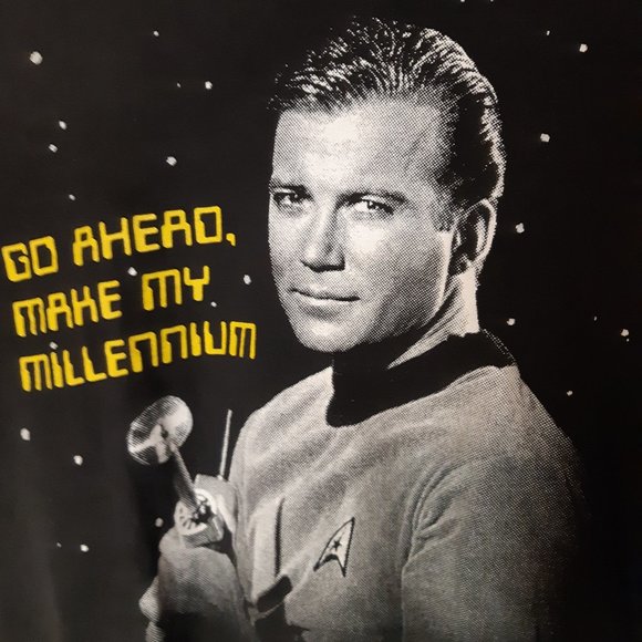 Star Trek HANES collector's Captain Kirk vintage adult t-shirt SIZE M - Picture 1 of 2